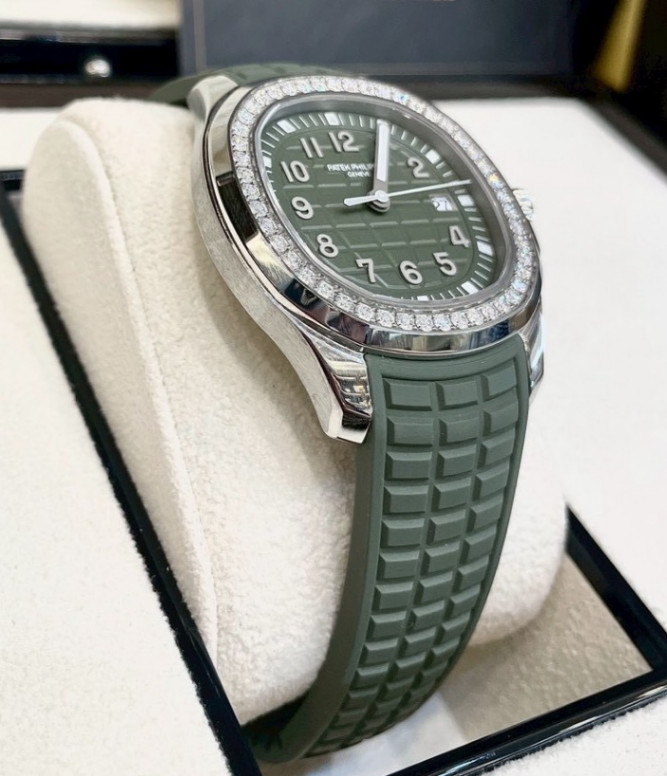 Patek Philippe Aquanaut 5267/200A Green - Image 4
