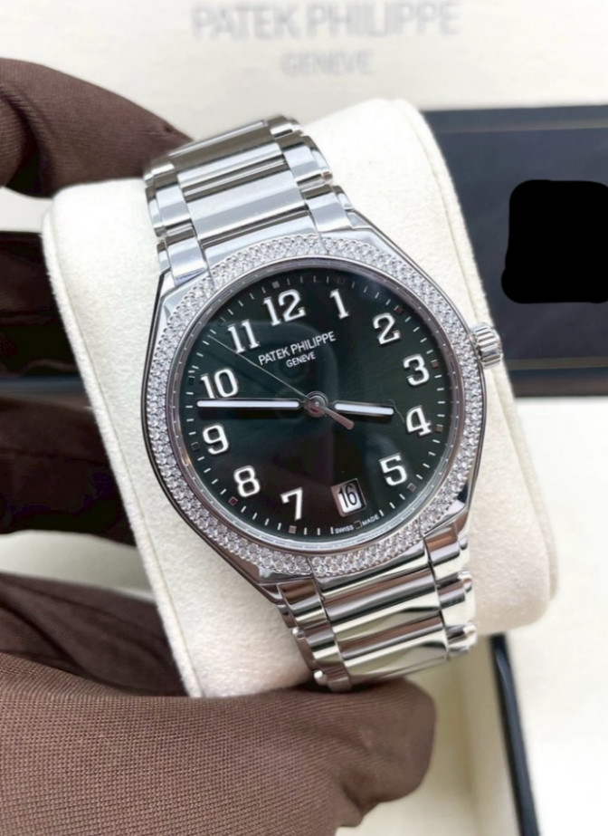 Patek Philippe Twenty Four 7300/1200A Green Dial - Image 2
