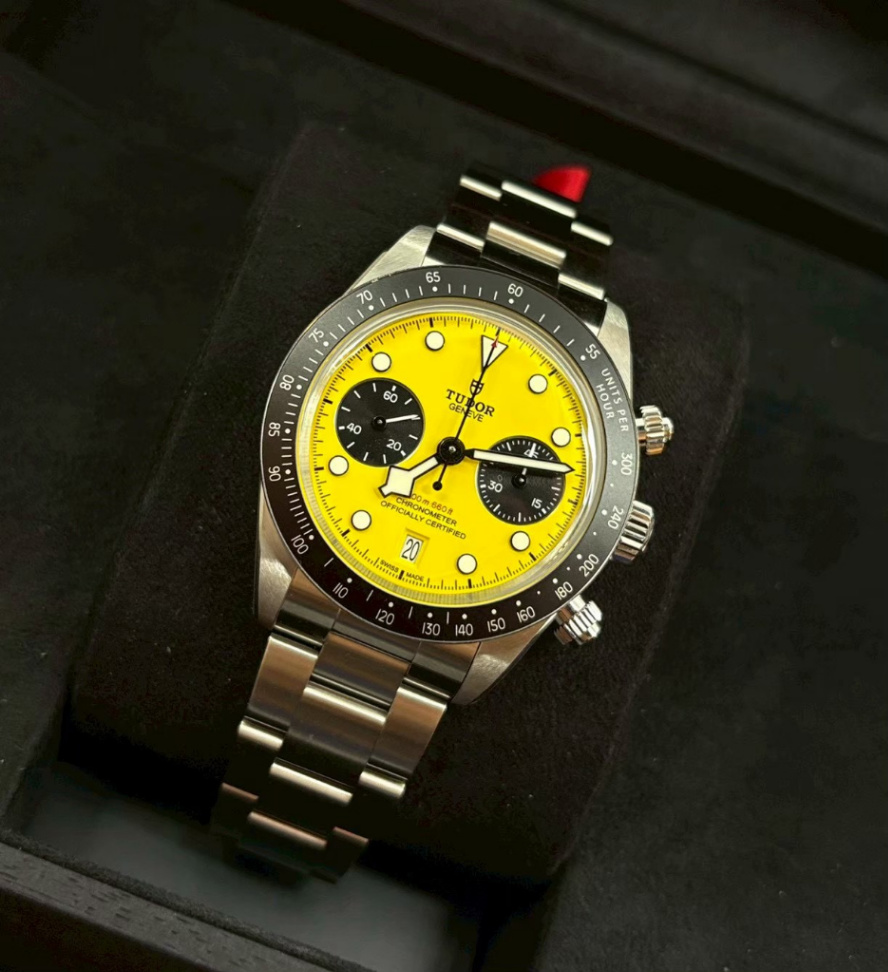 Tudor Black Bay Chrono Bumblebee 39mm thumbnail 2