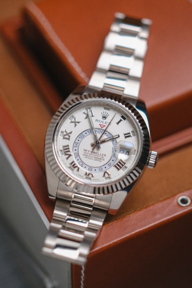 Rolex Sky-Dweller Full 18K White Gold 326939 thumbnail 4