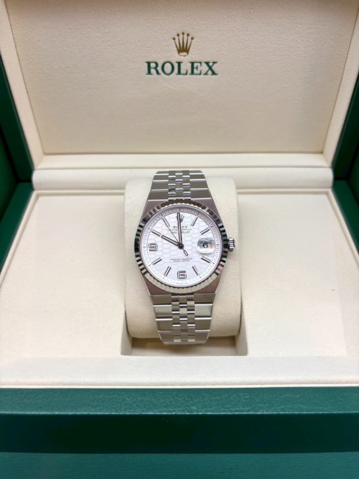 Land Dweller White Dial Flat Jubilee 40mm - Image 1