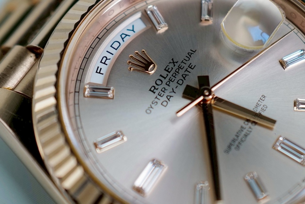 ROLEX Day-Date 40 228235 Everose Gold Sundust Diamond Dial - Image 6