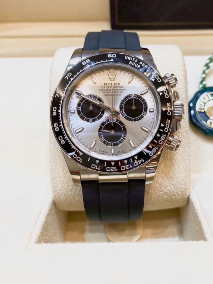 ROLEX Daytona Grey Dial Oysterflex 40mm 126519LN