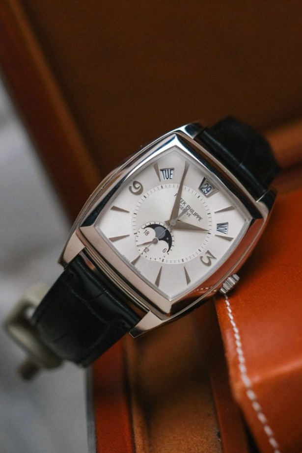 Patek Philippe Gondolo 5135G Moonphase thumbnail 2