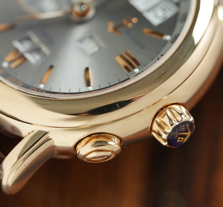 Ulysse GMT Perpetual Rose Gold - Image 4