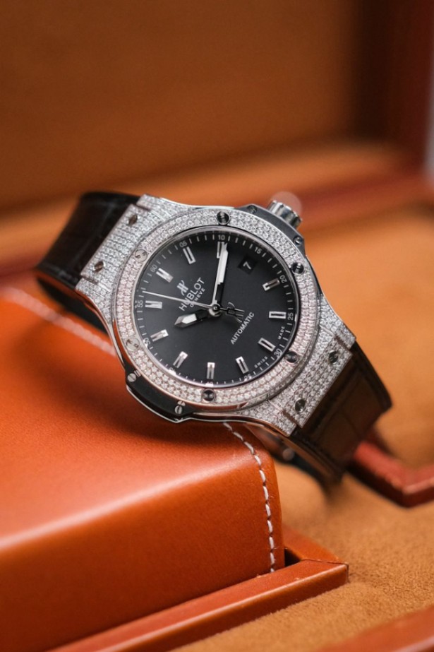 Hublot Big Bang 38 Full Diamond thumbnail 6