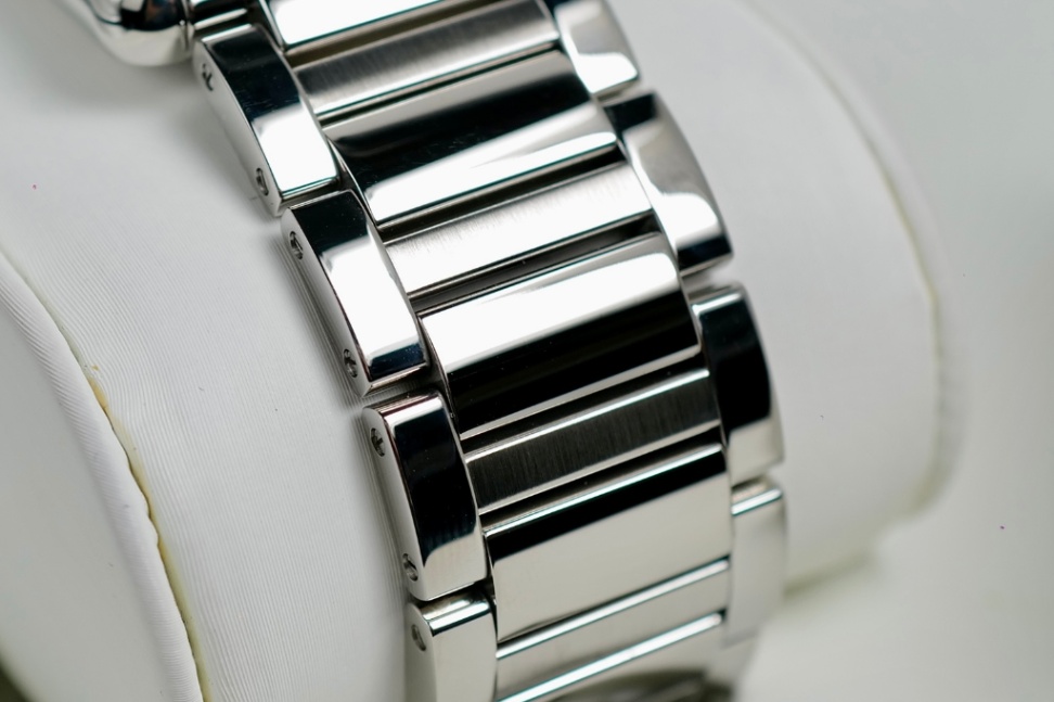 Cartier Tank Must XL Model 2022 - Image 5