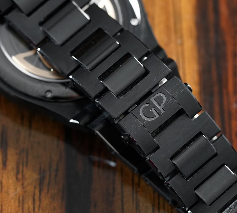 Girard Perregaux Laureato Skeleton Black - Image 7