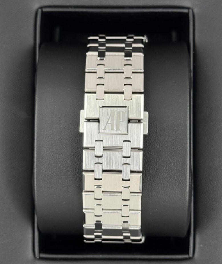 AUDEMARS PIGUET Royal Oak Black Dial 15510ST thumbnail 4