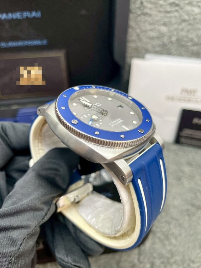 Panerai Submersible Grey Dial 42mm - Image 3