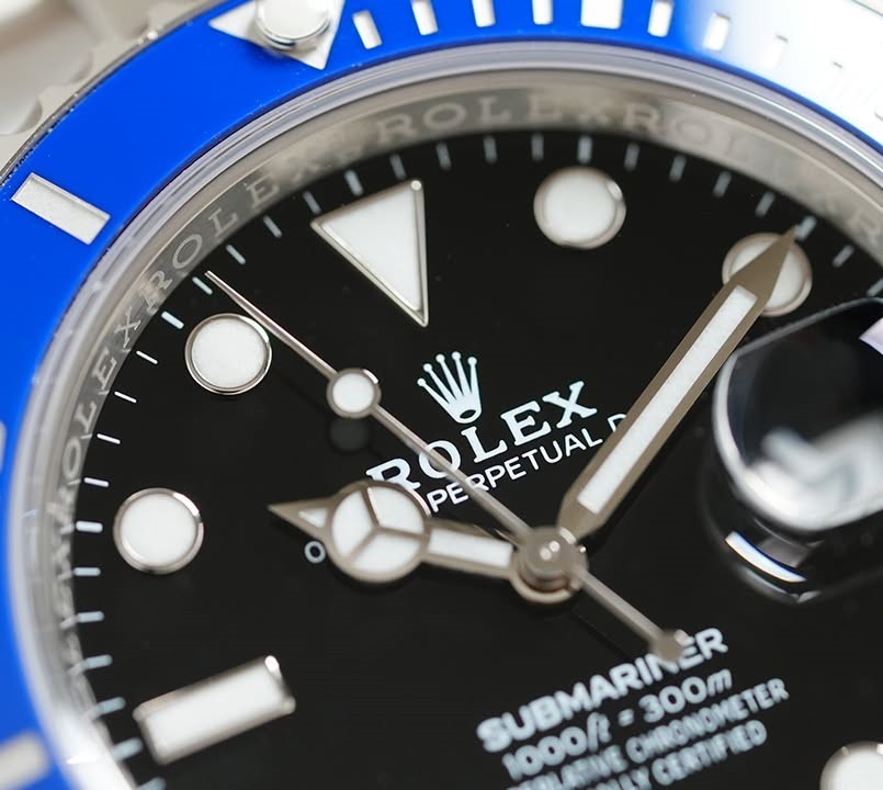 Rolex Submariner White Gold 126619LB - Image 2