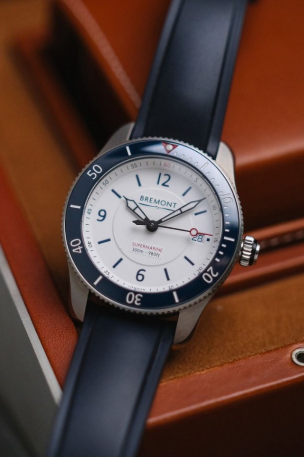 Bremont Supermarine S300 White thumbnail 2