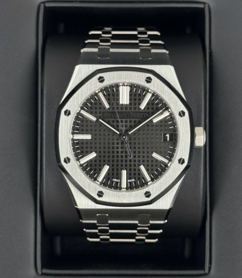 AUDEMARS PIGUET Royal Oak Black Dial 15510ST