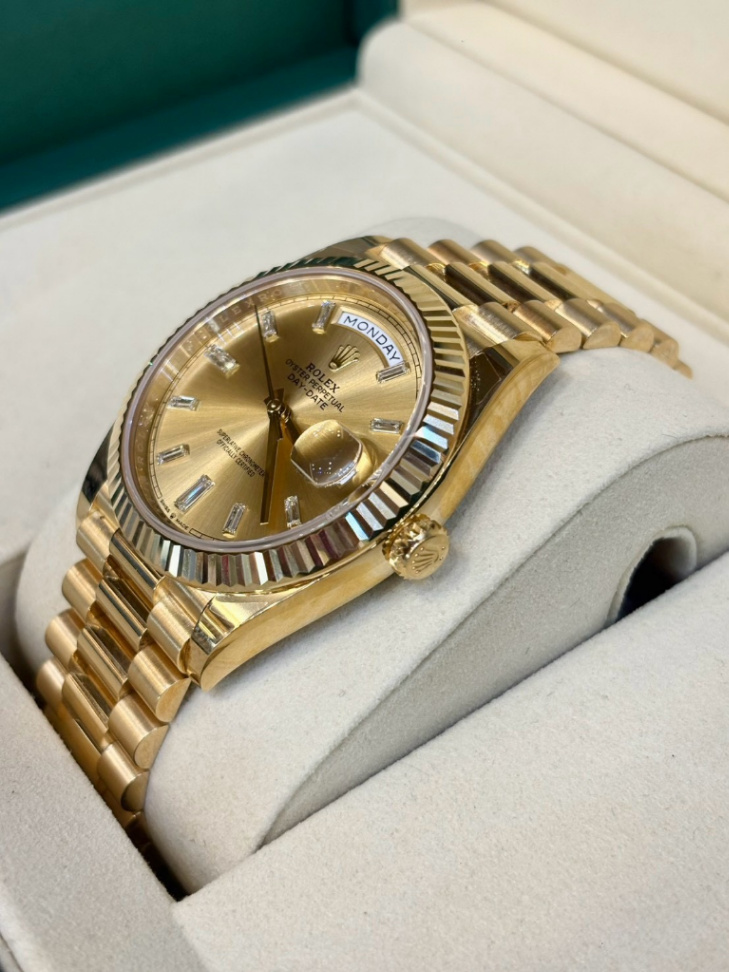 Day-Date Champagne Dial Full Yellow Gold 40mm - Image 3