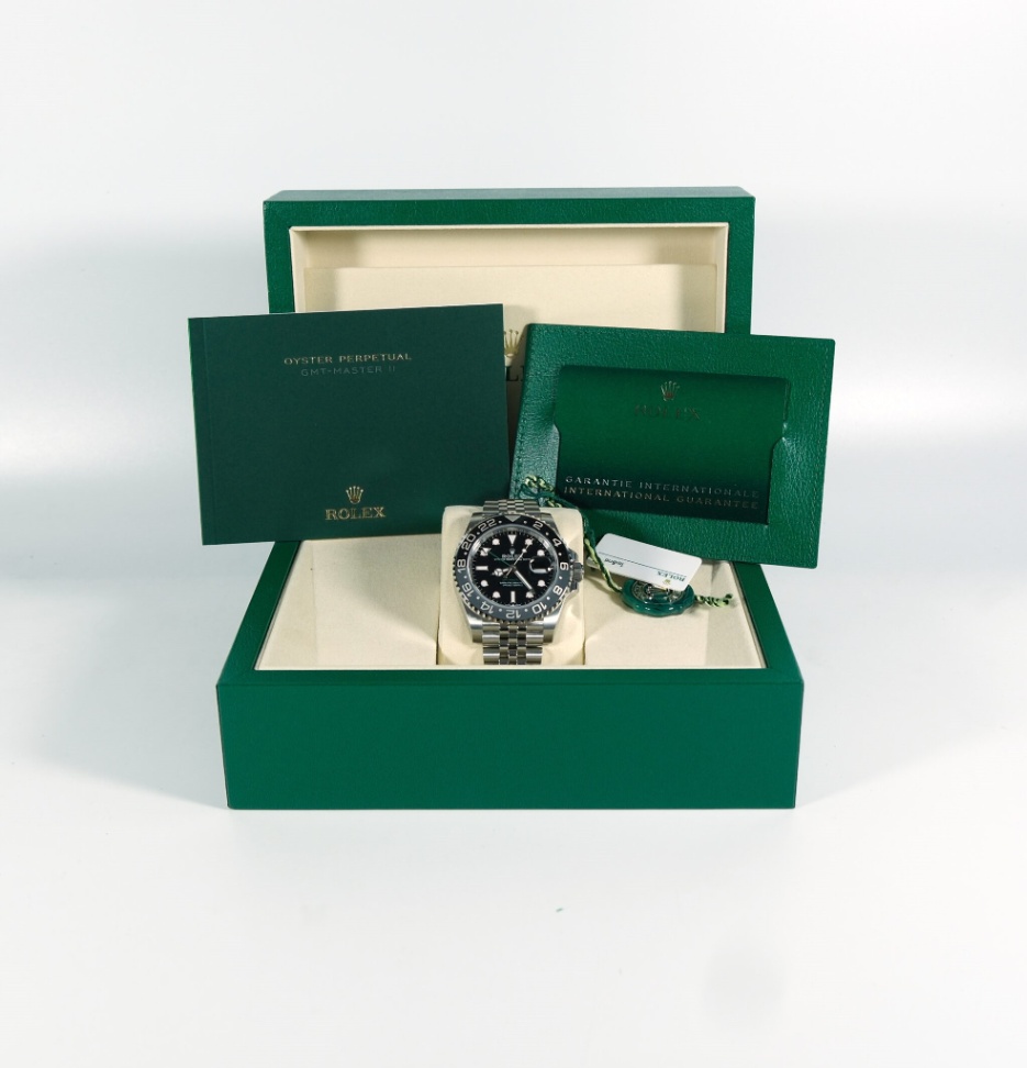 Rolex New GMT-Master II 126710GRNR ‘Bruce Wayne’ Black Dial Jubilee 2026 40mm. thumbnail 3
