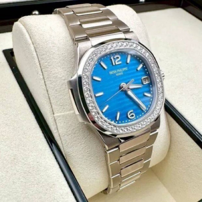 Patek Philippe Nautilus 7010/1G Blue Dial - Image 4