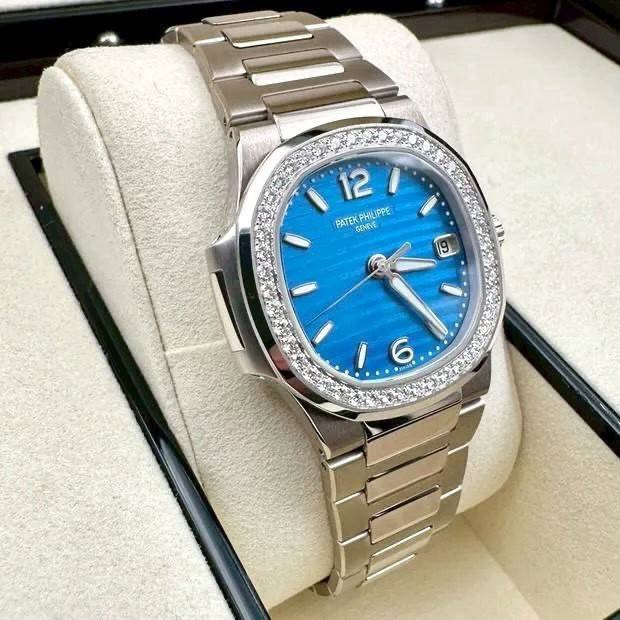 Patek Philippe Nautilus 7010/1G Blue Dial thumbnail 4