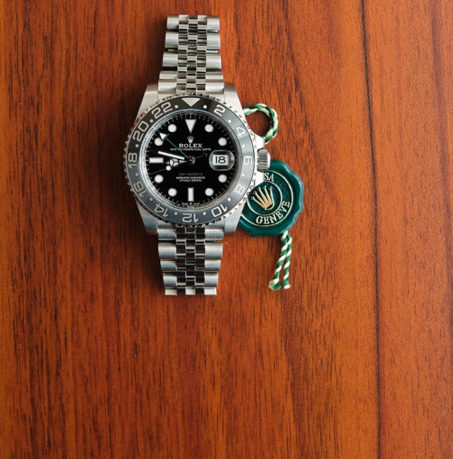 Rolex New GMT-Master II 126710GRNR ‘Bruce Wayne’ Black Dial Jubilee 2026 40mm. thumbnail 6