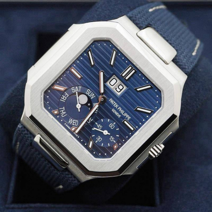 Patek Philippe Cubitus 5822P Blue Dial - Image 2