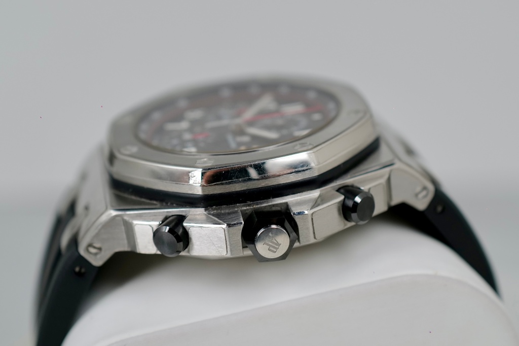 Audemars Piguet Royal Oak Offshore VAMPIRE 26470ST 2014 - Image 3