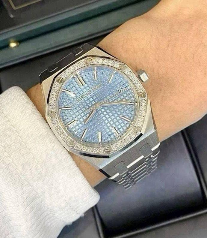 AUDEMARS PIGUET Royal Oak Ice Blue Dial 77451ST thumbnail 2