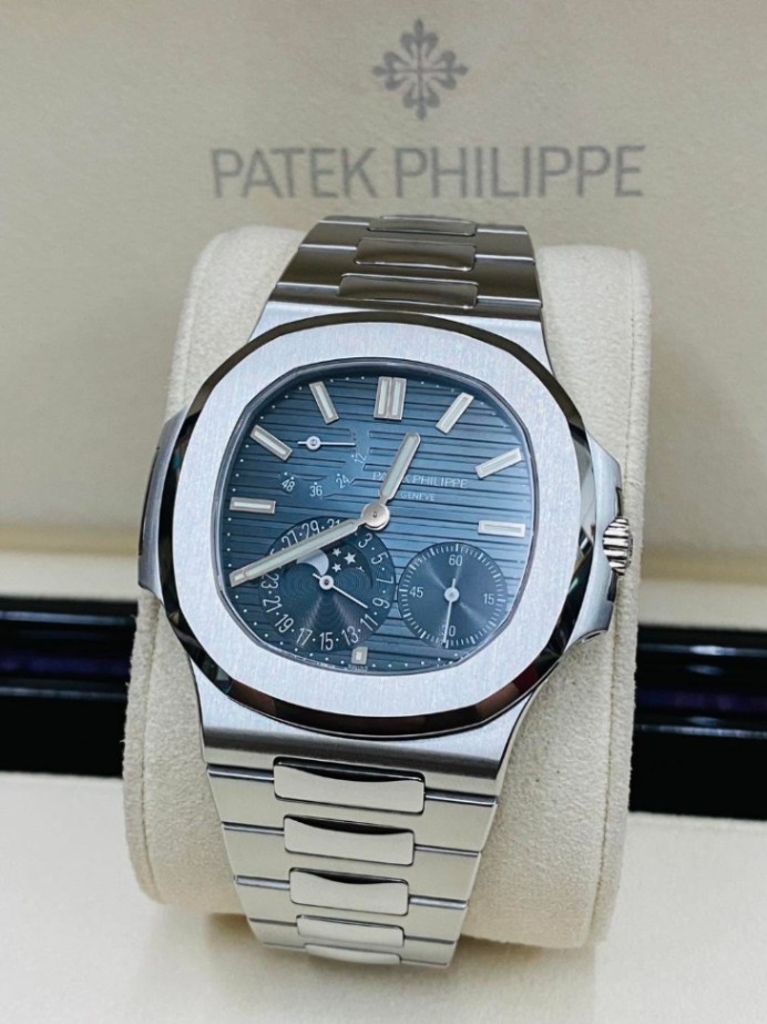 PATEK PHILIPPE NAUTILUS 5712/1A