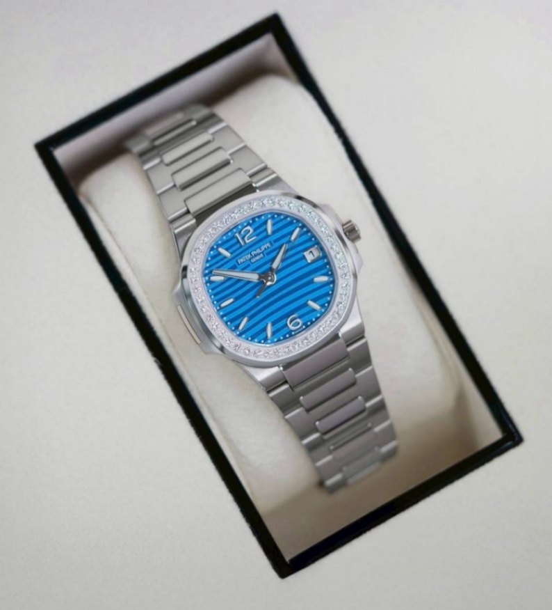 Patek Philippe Nautilus 7010/1G Blue Dial - Image 2