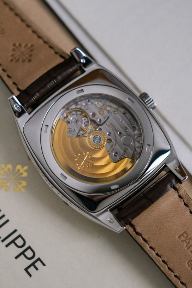 Patek Philippe Gondolo 5135G Moonphase thumbnail 4