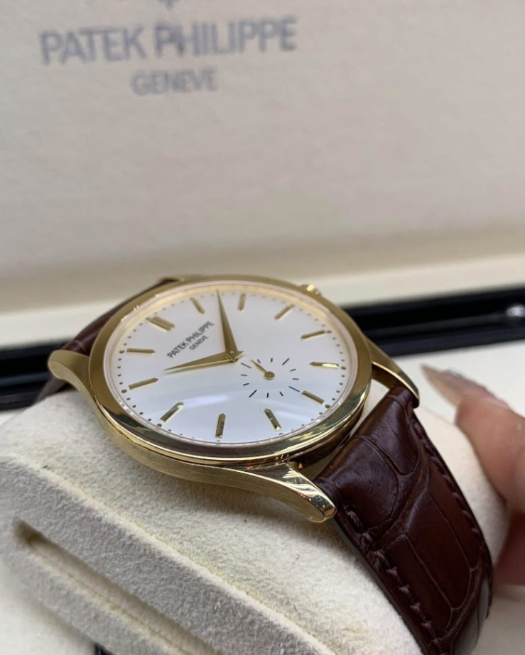 Patek Philippe Calatrava Ref. 5196J-001 thumbnail 2