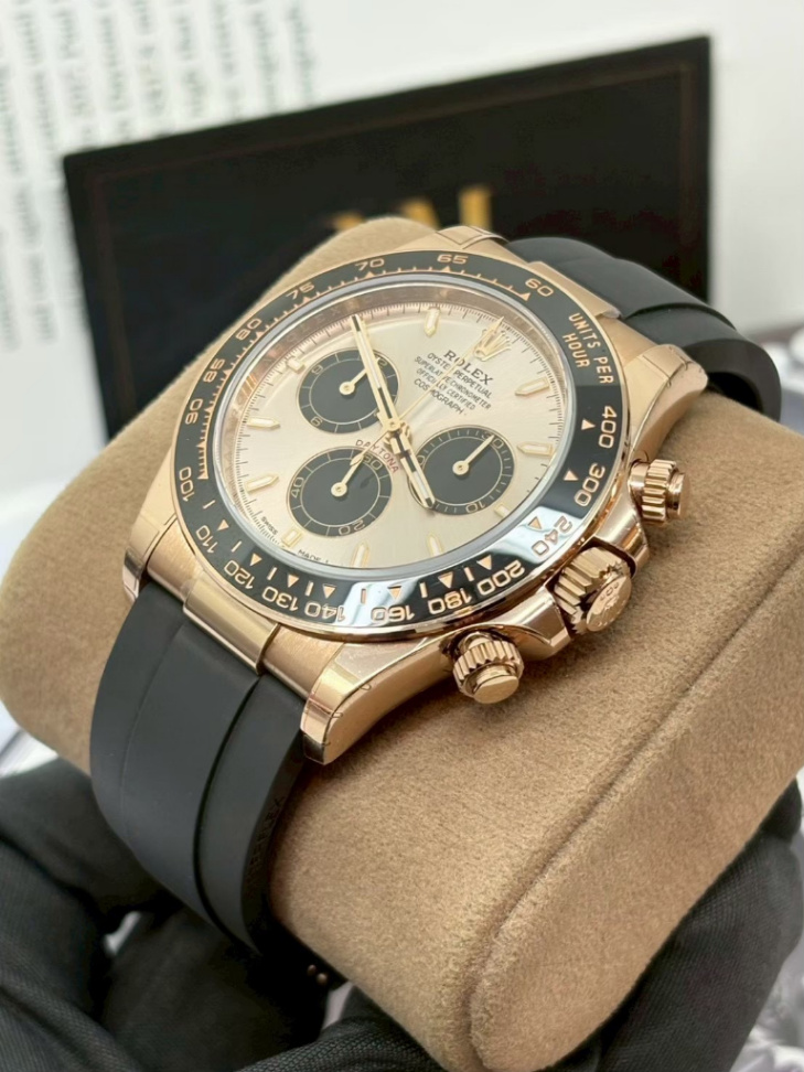 Daytona Sundust Dial Rose Gold Oysterflex 40mm - Image 3