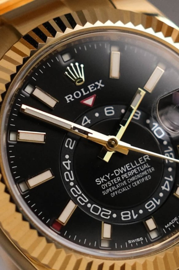 Rolex Sky-Dweller 18K Yellow Gold Black Dial 326938 thumbnail 4