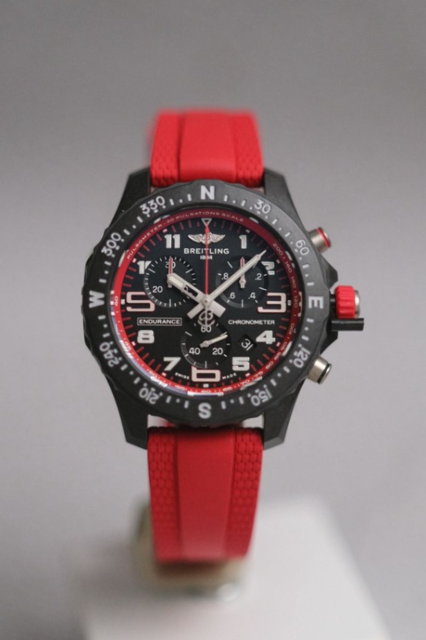 BREITLING ENDURANCE PRO 38 mm Air Asia Edition