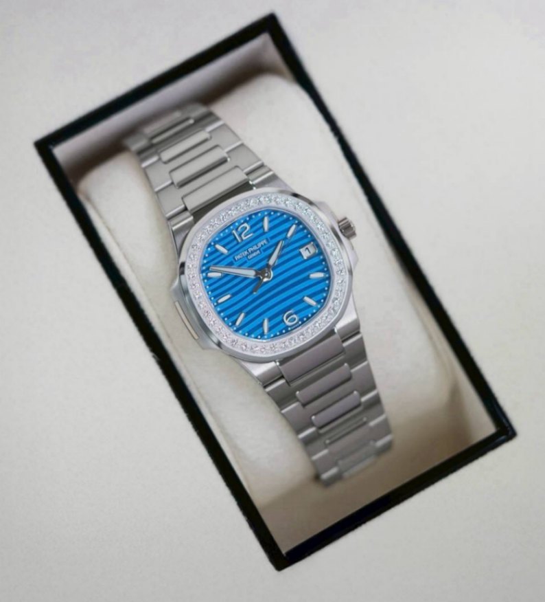 Patek Philippe Nautilus 7010/1G Blue Dial thumbnail 2