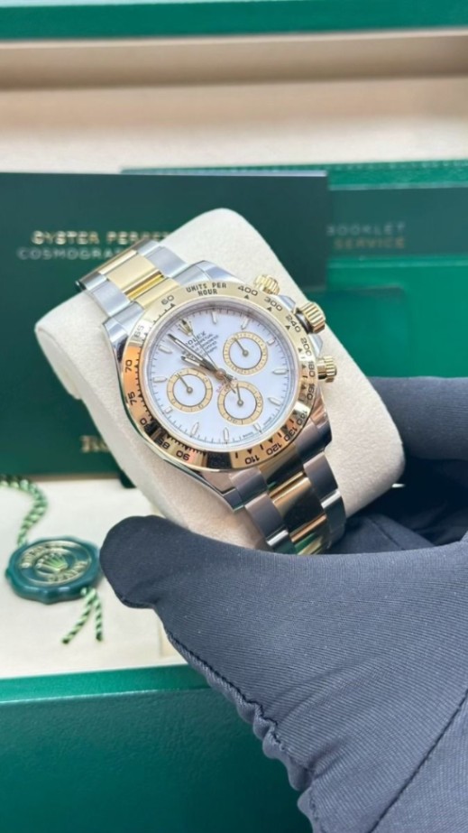 ROLEX Daytona White Dial Yellow Rolesor Oyster 126503 12/2025