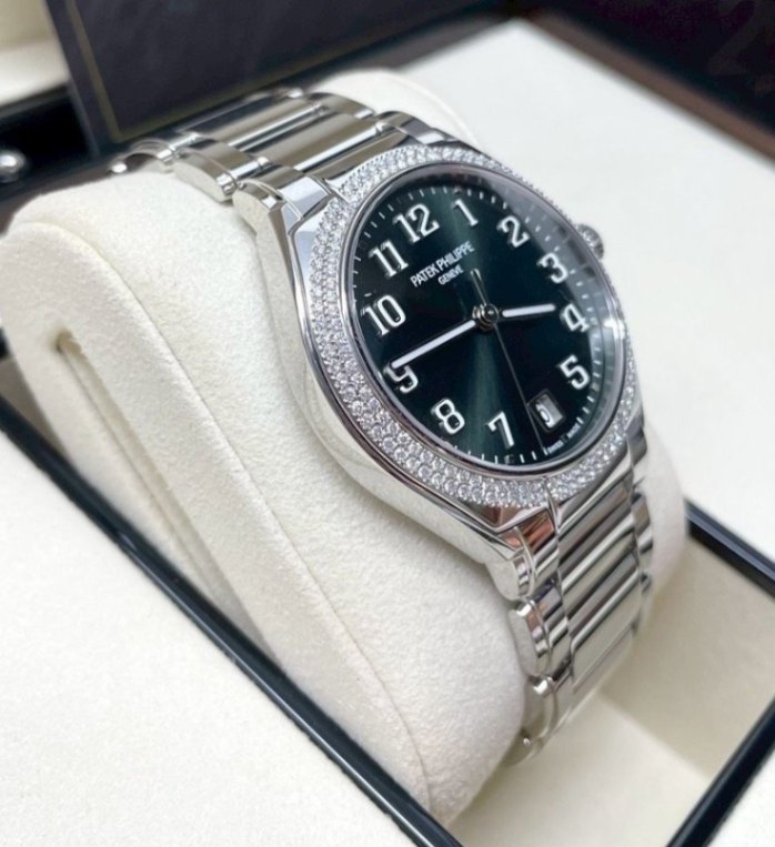PATEK PHILIPPE Twenty~4 Green Dial 7300/1200A  thumbnail 3