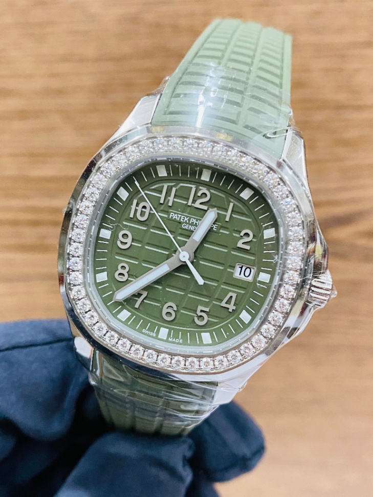 PATEK PHILIPPE Aquanaut 5267/200A-011