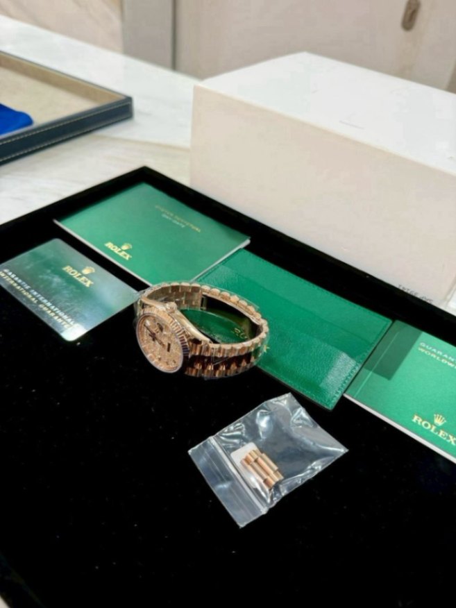Rolex Day-Date 40 228235 thumbnail 4