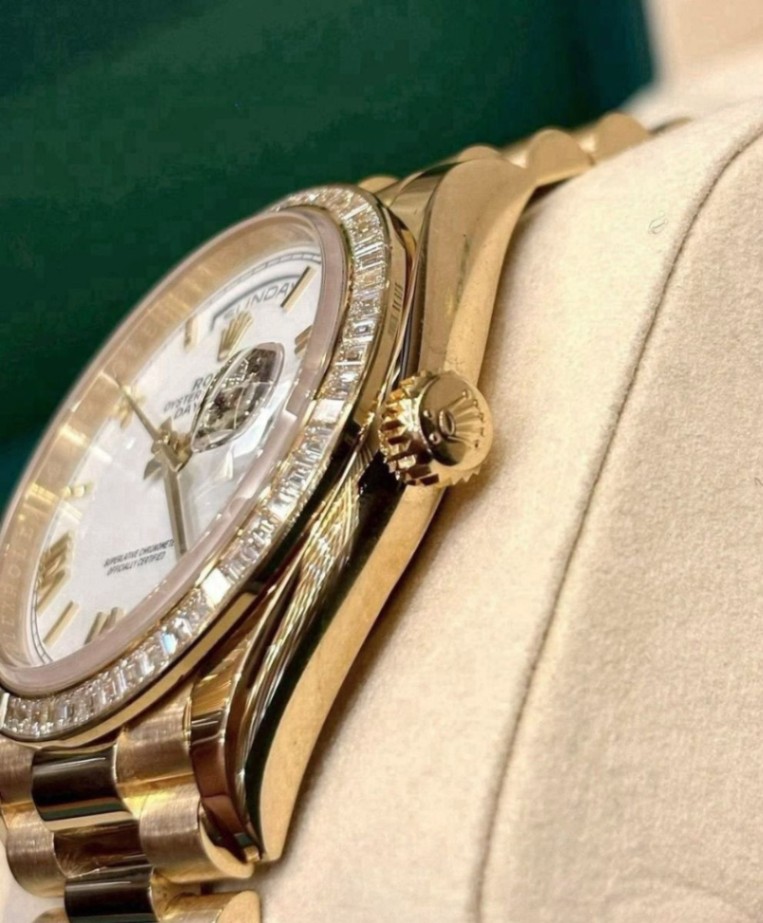 New Day-Date White Roman Full Yellow Gold 36mm - Image 3