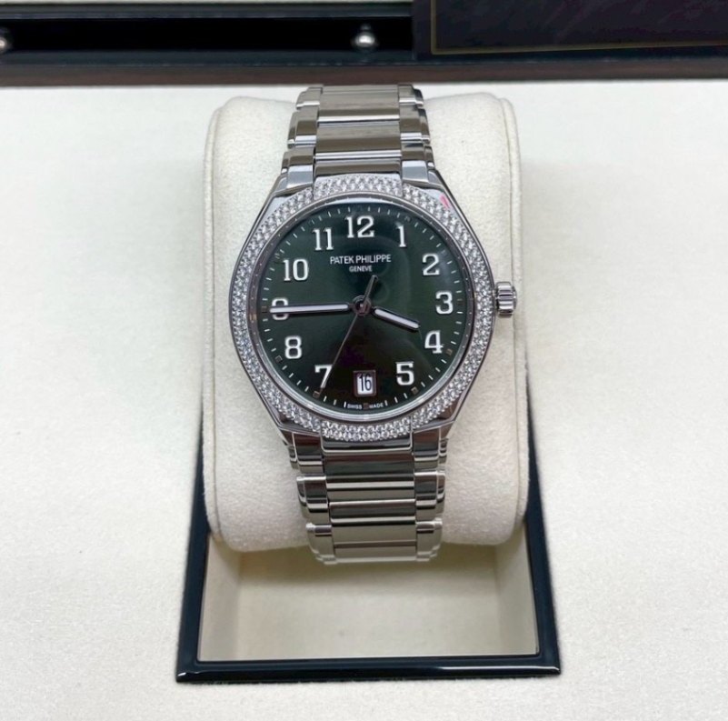 PATEK PHILIPPE Twenty~4 7300/1200A Green Sunburst Dial