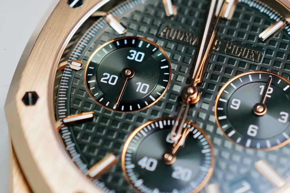 AUDEMARS PIGUET Royal Oak Chronograph 26240OR Khaki Green Dial 41mm thumbnail 2