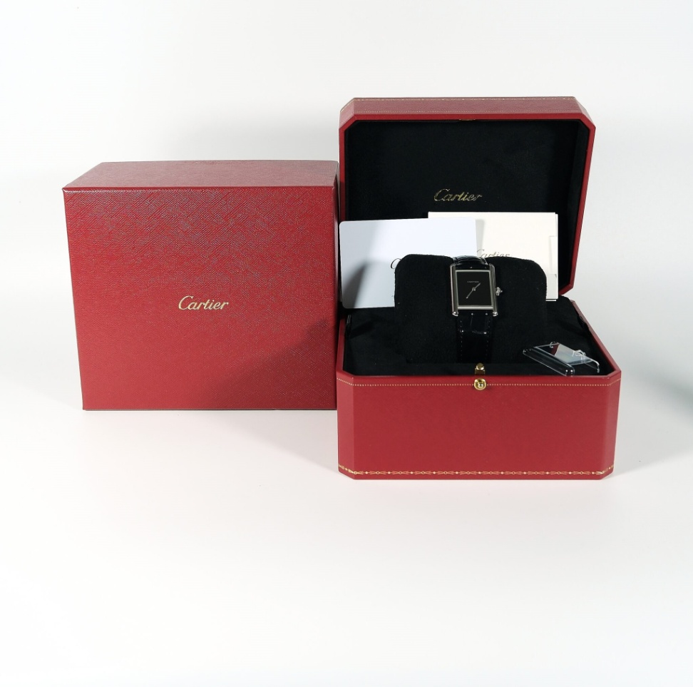 Cartier Tank Must WSTA0072 Large Black Dial Black leather strap 2022  thumbnail 2