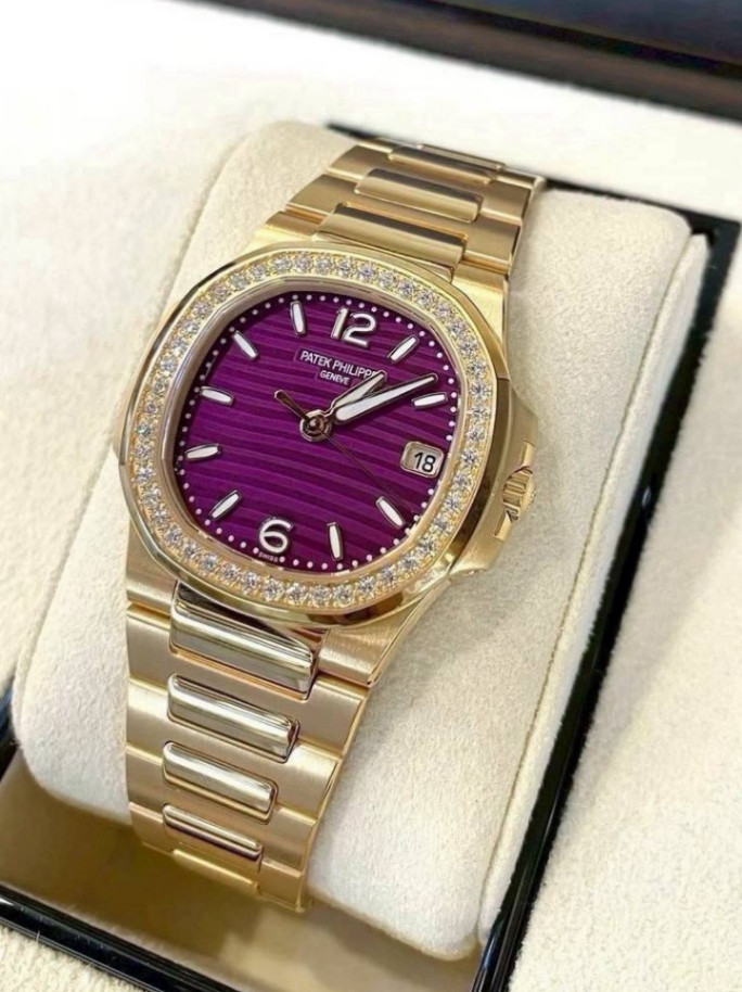 New Patek Philippe Nautilus 7010/1R Purple Dial - Image 2