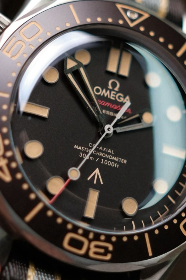 OMEGA Seamaster Diver 300M 007 Edition Ref. 210.92.42.20.01.001 thumbnail 3