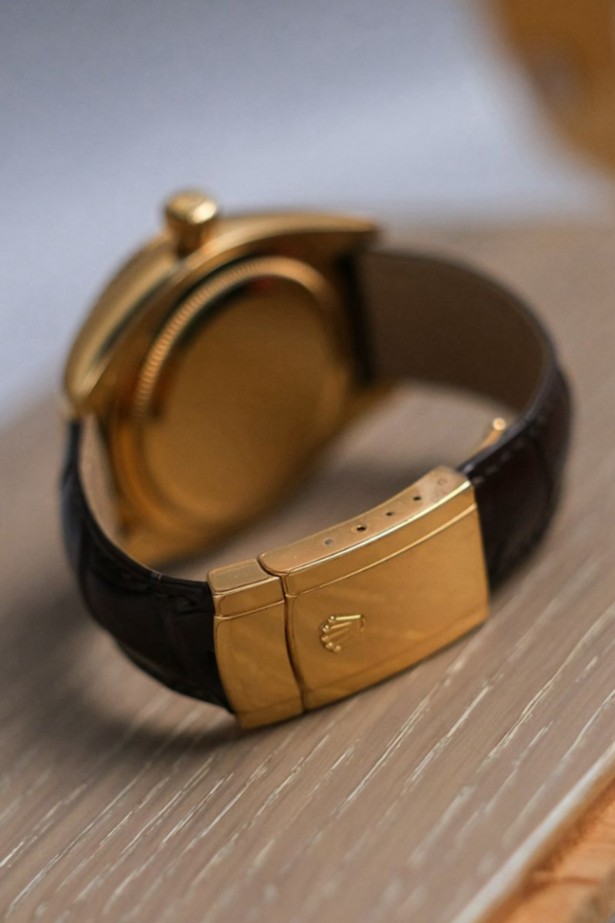 Rolex Sky-Dweller 18K Gold 326138 thumbnail 2