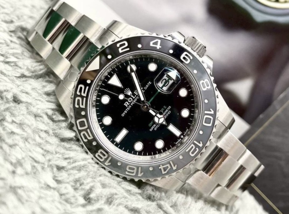 ROLEX GMT-Master II Bruce Wayne 126710GRNR 40mm 3/2026 thumbnail 2