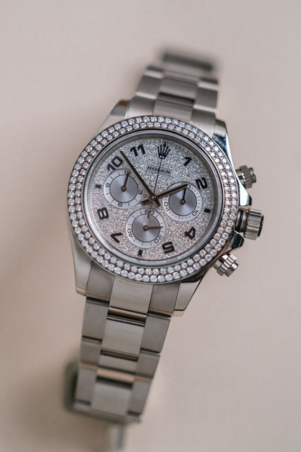Rolex Daytona Full 18K White Gold Diamond Paved Dial thumbnail 2