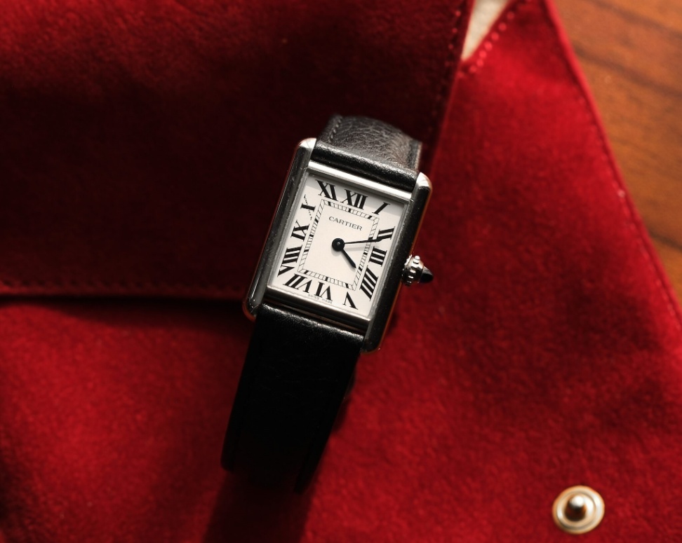 Cartier Tank Must WSTA0042 Small Silver Dial Black leather strap 2022
