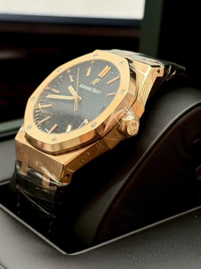 AUDEMARS PIGUET Royal Oak 15500OR Black Dial 41mm - Image 4