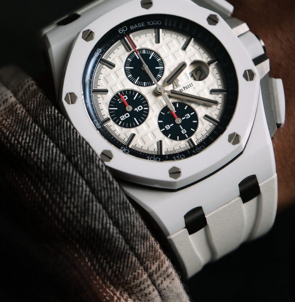 Audemars PiguetRoyal Oak Offshore 26402CB.OO.A010CA.01 White Dial White Rubber Strap 2014 - Image 3