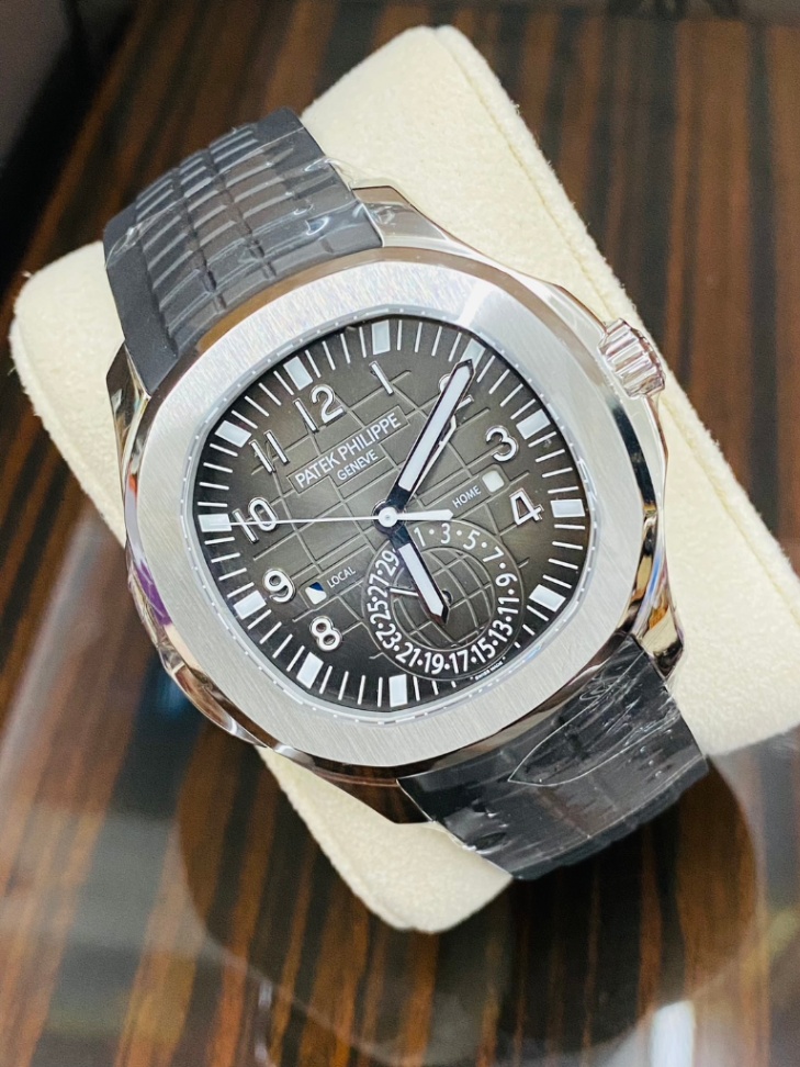 Patek Philippe Aquanaut 5164A